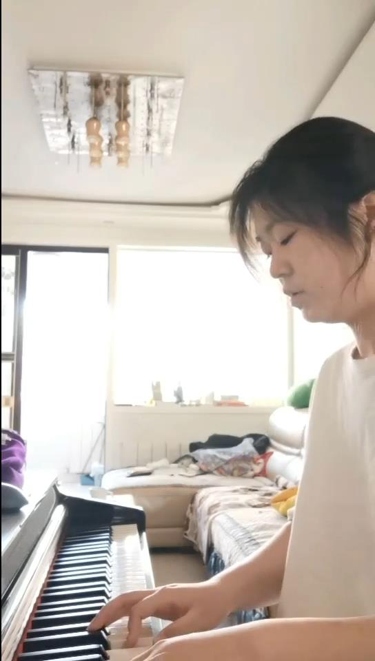 尤书佳